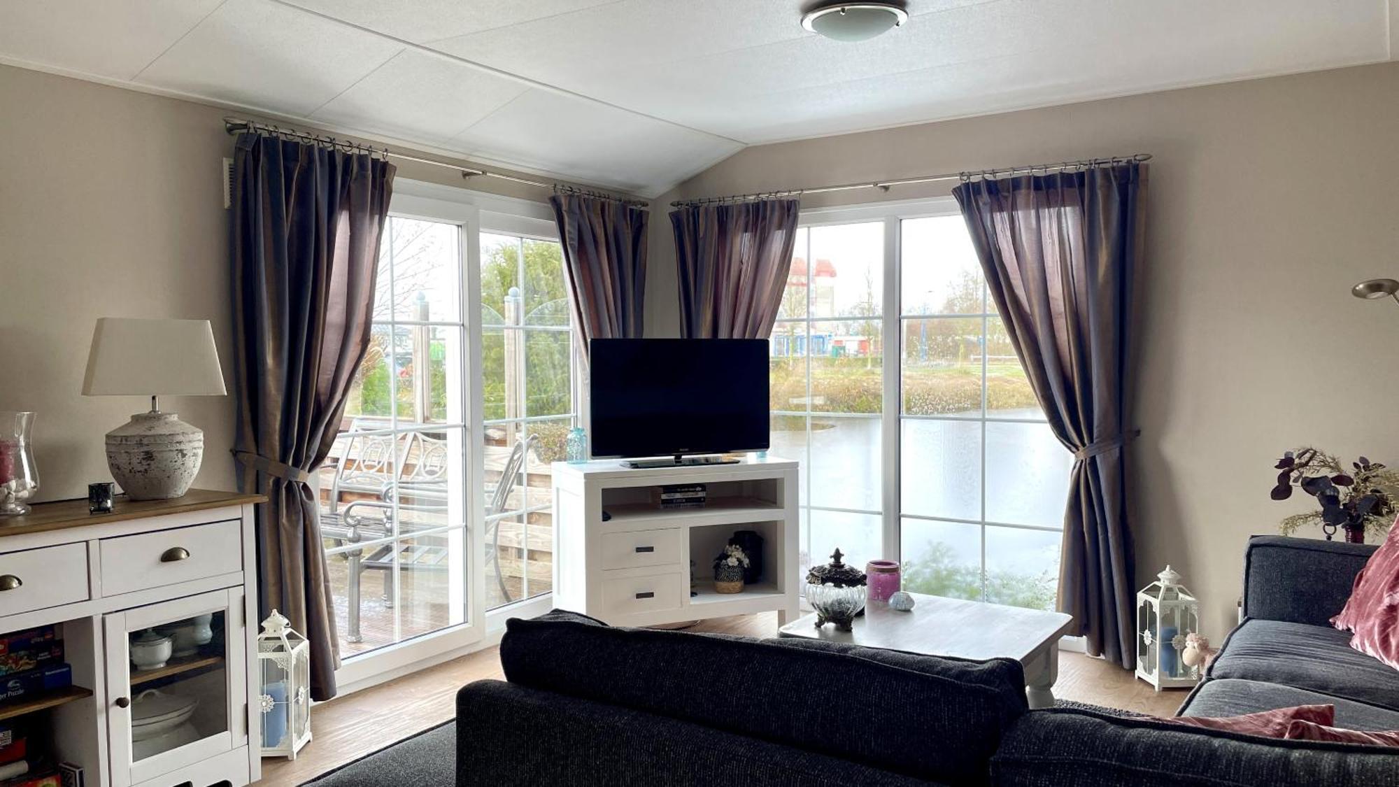 Chalet Makkum C99B Met Prive Gelegen Tuin Aan Het Water Zewnętrze zdjęcie