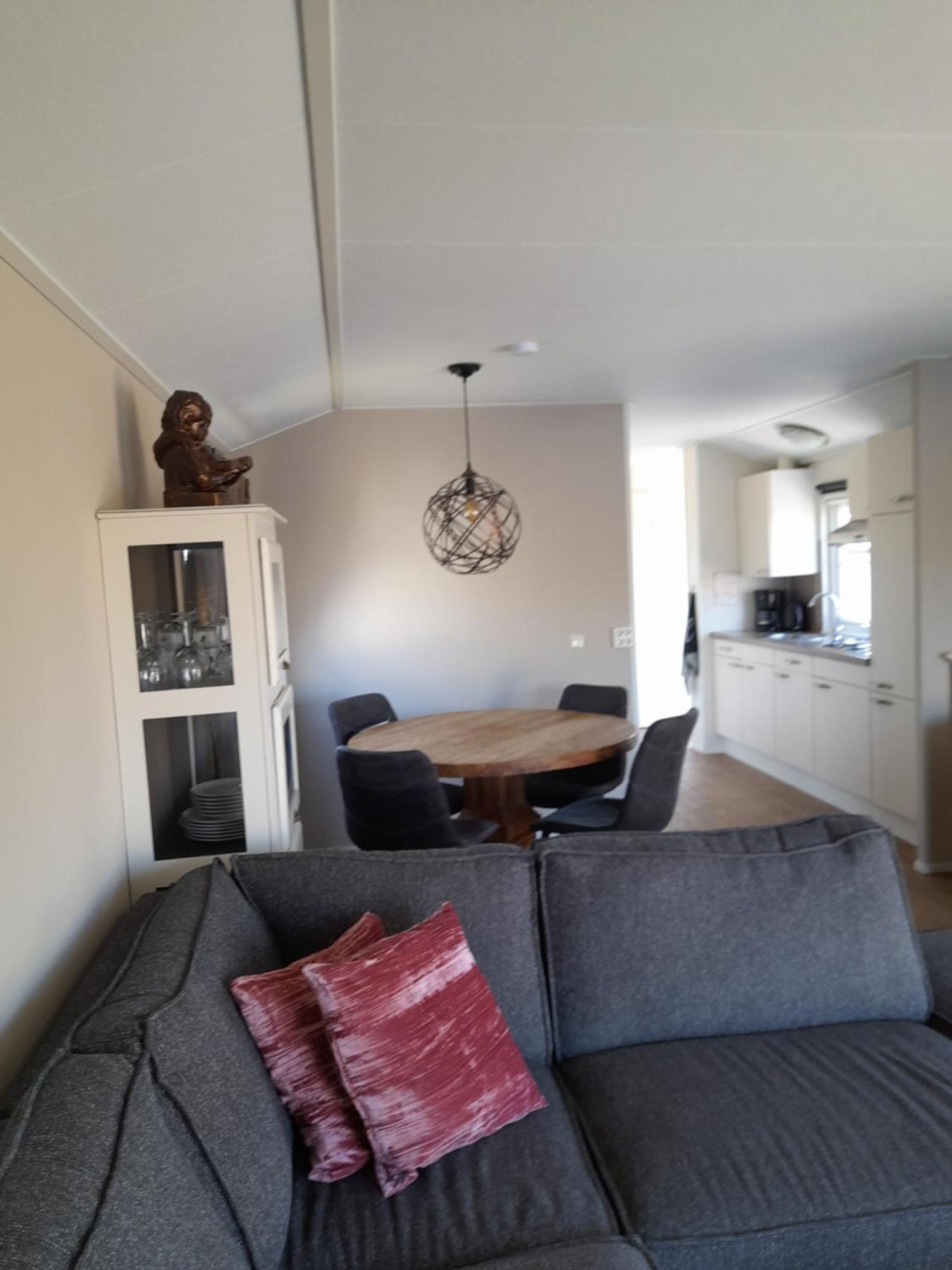 Chalet Makkum C99B Met Prive Gelegen Tuin Aan Het Water Zewnętrze zdjęcie