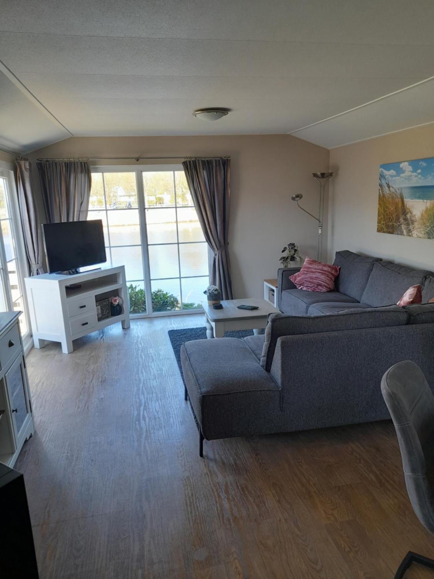 Chalet Makkum C99B Met Prive Gelegen Tuin Aan Het Water Zewnętrze zdjęcie