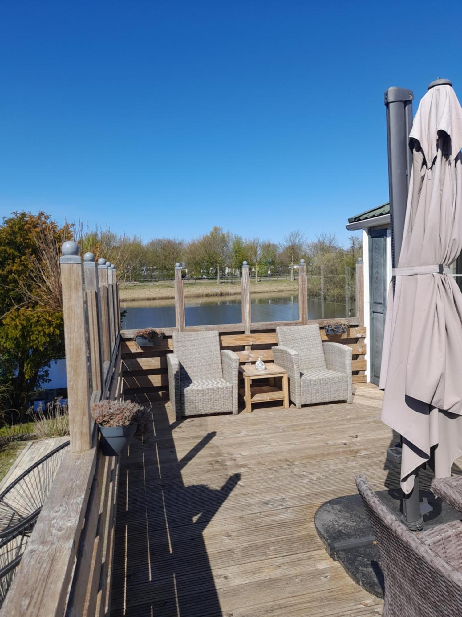 Chalet Makkum C99B Met Prive Gelegen Tuin Aan Het Water Zewnętrze zdjęcie